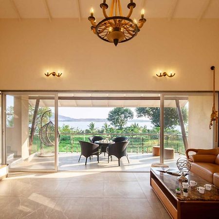 Luna Villa By Stayvista - Lakeside Charm With Terrace, Lush Lawn & Modern Decor Nashik Εξωτερικό φωτογραφία