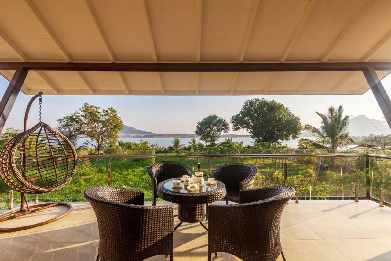 Luna Villa By Stayvista - Lakeside Charm With Terrace, Lush Lawn & Modern Decor Nashik Εξωτερικό φωτογραφία