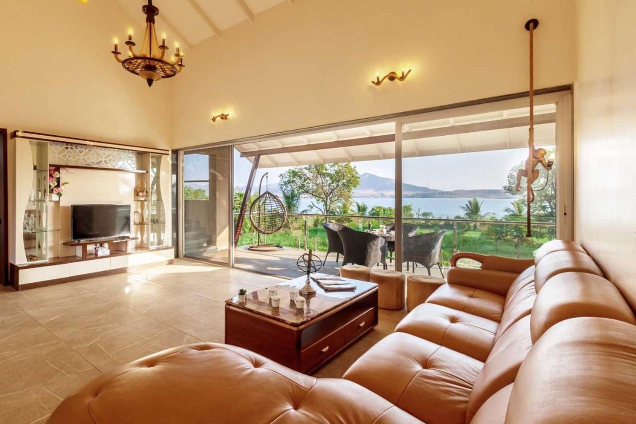 Luna Villa By Stayvista - Lakeside Charm With Terrace, Lush Lawn & Modern Decor Nashik Εξωτερικό φωτογραφία