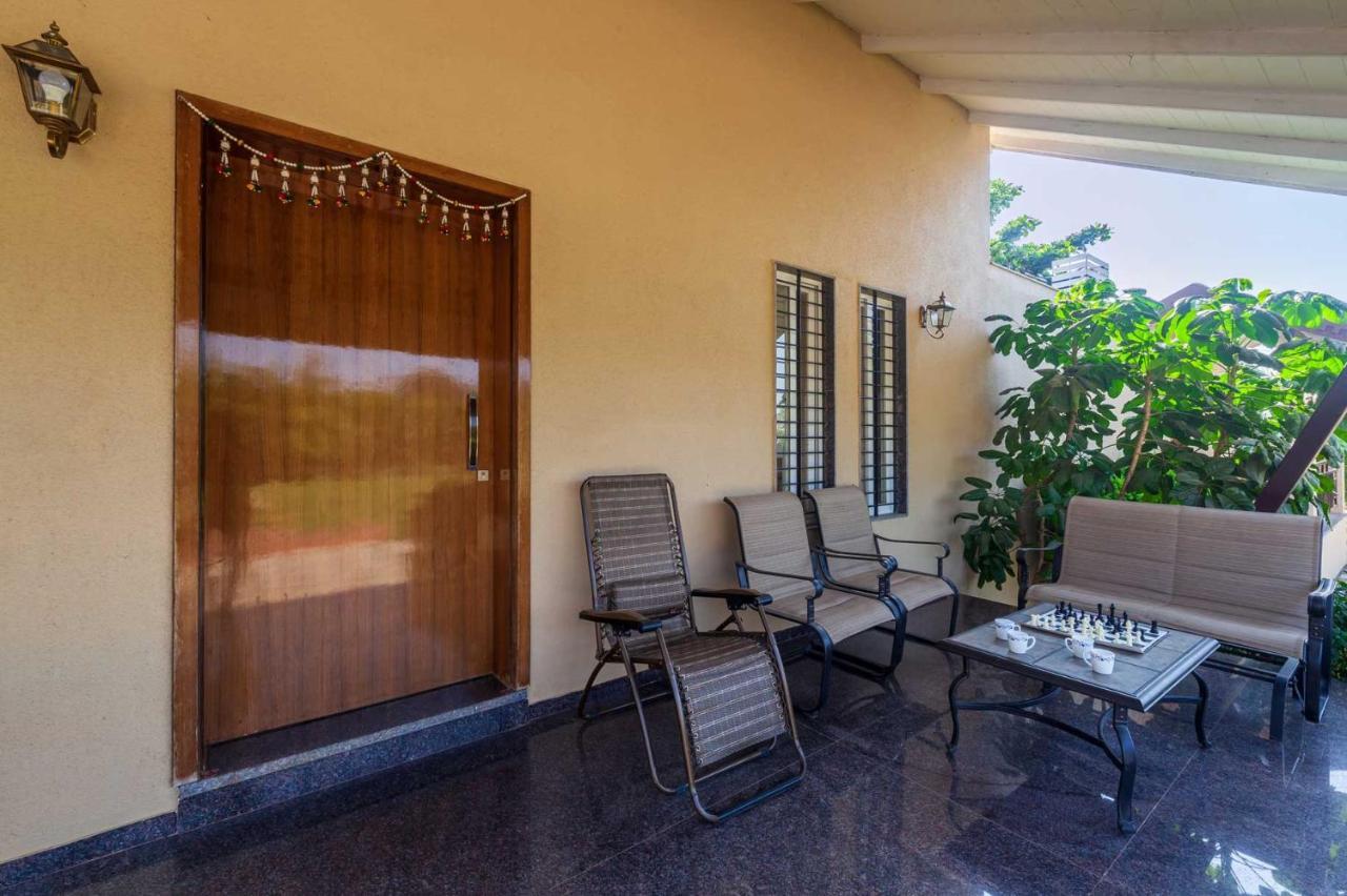 Luna Villa By Stayvista - Lakeside Charm With Terrace, Lush Lawn & Modern Decor Nashik Εξωτερικό φωτογραφία