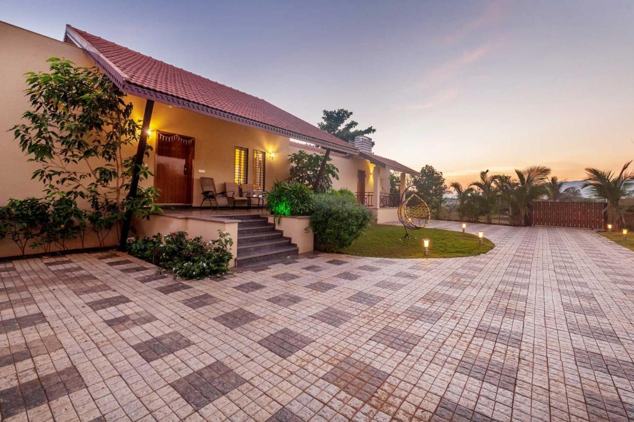 Luna Villa By Stayvista - Lakeside Charm With Terrace, Lush Lawn & Modern Decor Nashik Εξωτερικό φωτογραφία