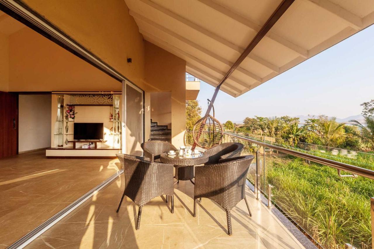 Luna Villa By Stayvista - Lakeside Charm With Terrace, Lush Lawn & Modern Decor Nashik Εξωτερικό φωτογραφία