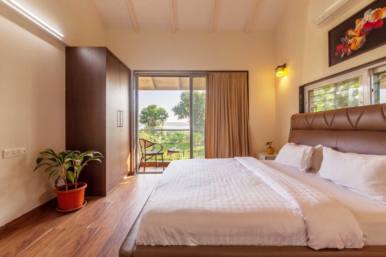 Luna Villa By Stayvista - Lakeside Charm With Terrace, Lush Lawn & Modern Decor Nashik Εξωτερικό φωτογραφία